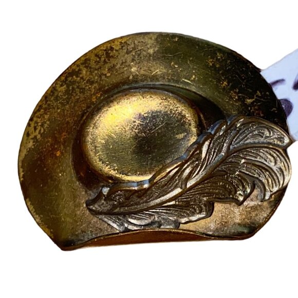 Vintage Cowboy Hat Brooch with Feather Accent – Yeehaw Your Way to Style! - Picture 2 of 5